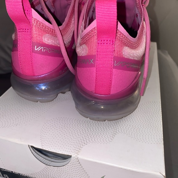 Women’s Nike vapormaxes - Picture 5 of 5